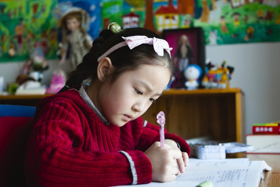 Ở trường học, nhìn thoáng qua 1 đứa trẻ, làm sao biết được gia đình có hạnh phúc hay không?- Ảnh 1. Ở trường học, nhìn thoáng qua 1 đứa trẻ, làm sao biết được gia đình có hạnh phúc hay không?- Ảnh 1.
