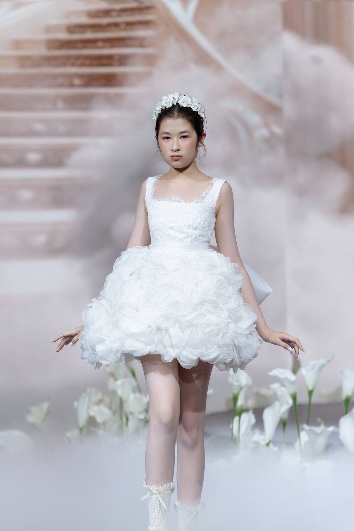 Con gái 13 tuổi của Huy Khánh gây sốt với màn catwalk Con gái 13 tuổi của Huy Khánh gây sốt với màn catwalk