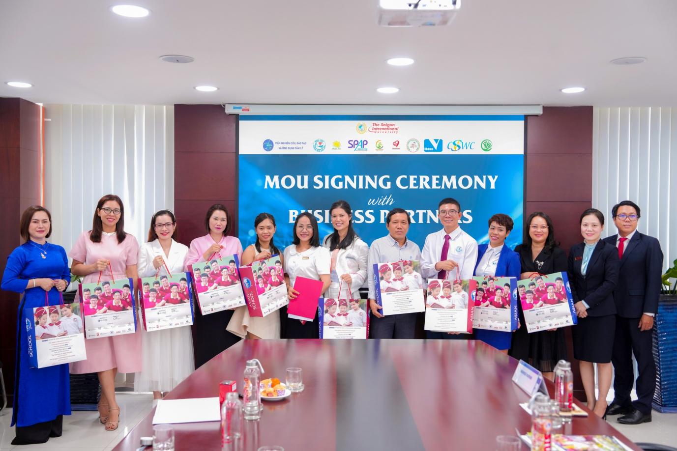 Vì sao ngành Tâm lý học SIU thu hút gen Z? - Ảnh 2. Vì sao ngành Tâm lý học SIU thu hút gen Z? - Ảnh 2.