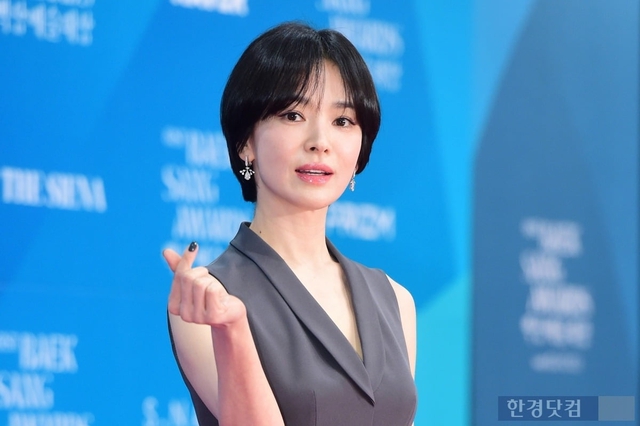 Siêu phẩm hay nhất sự nghiệp Song Hye Kyo: 2025 vẫn làm nên kỳ tích có một không hai, đằng cấp minh tinh đâu phải để đùa - Ảnh 4. Siêu phẩm hay nhất sự nghiệp Song Hye Kyo: 2025 vẫn làm nên kỳ tích có một không hai, đằng cấp minh tinh đâu phải để đùa - Ảnh 4.