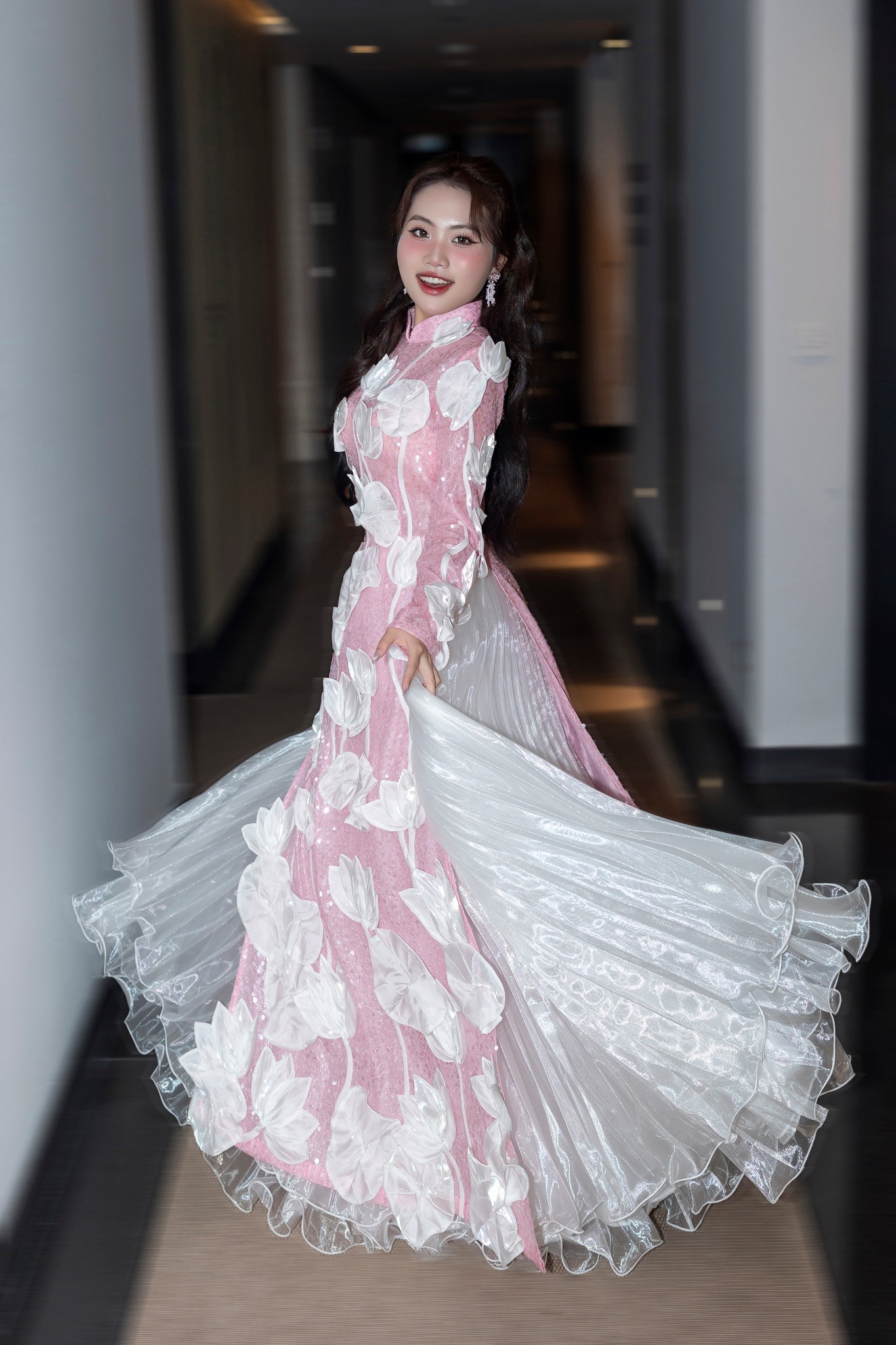 Phương Mỹ Chi bị chê không nhan sắc: Kể khổ với MXH nhưng nhận cái kết Phương Mỹ Chi bị chê không nhan sắc: Kể khổ với MXH nhưng nhận cái kết