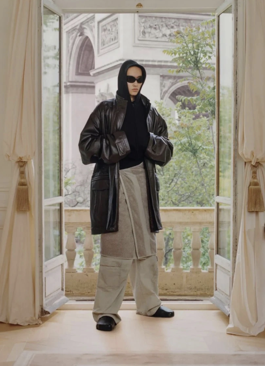 Lá thư từ chối thực tập của Balenciaga gây sốt: Màn “trả đũa” của Demna Gvasalia chăng?- Ảnh 20. Lá thư từ chối thực tập của Balenciaga gây sốt: Màn “trả đũa” của Demna Gvasalia chăng?- Ảnh 20.