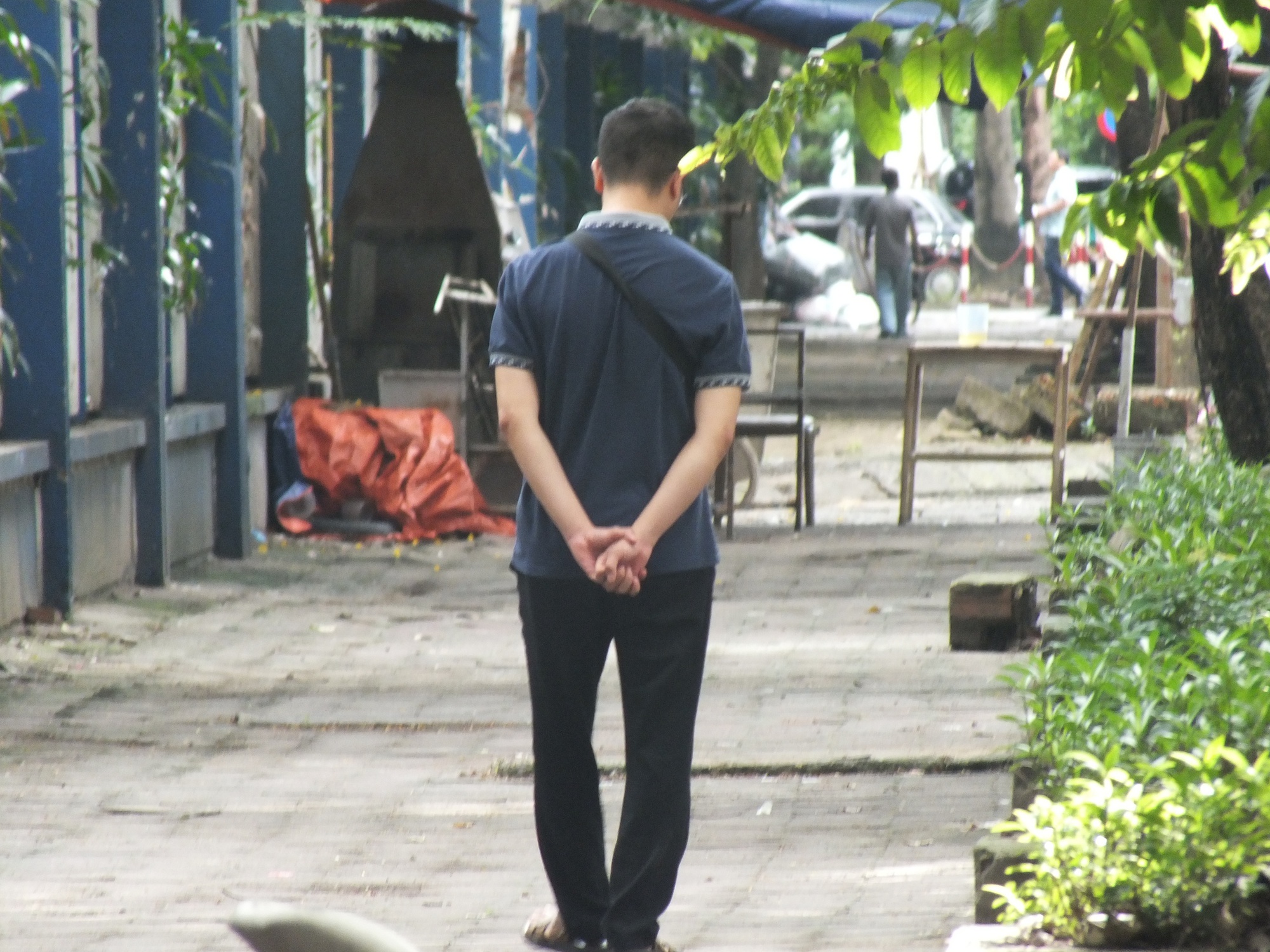 Trời nóng, cha mẹ vẫn ở lại, vì: Gặp cha mẹ đầu tiên sau khi thi xong là ký ức đẹp theo con suốt đời!- Ảnh 2. Trời nóng, cha mẹ vẫn ở lại, vì: Gặp cha mẹ đầu tiên sau khi thi xong là ký ức đẹp theo con suốt đời!- Ảnh 2.