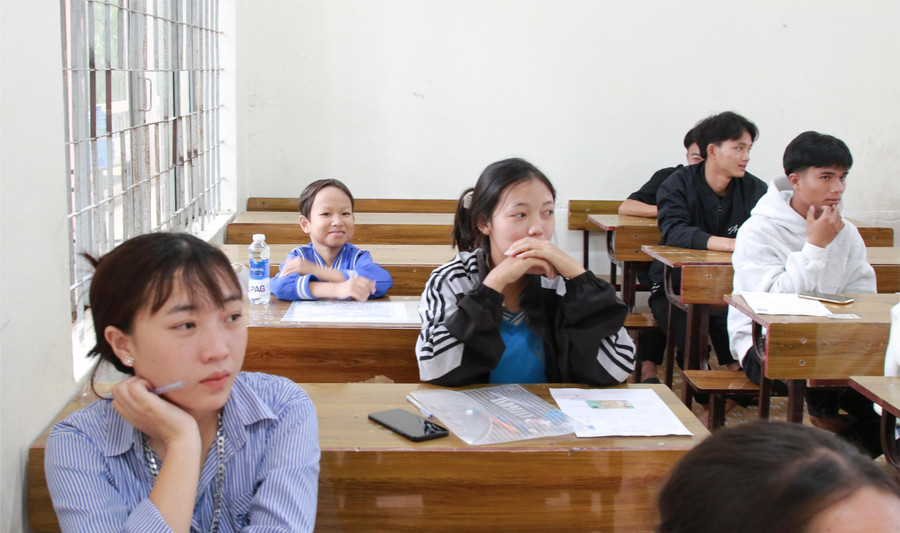 Nguyễn Văn Thiện - ‘dũng sĩ tí hon’ giữa Kỳ thi tốt nghiệp THPT - Ảnh 1. Nguyễn Văn Thiện - ‘dũng sĩ tí hon’ giữa Kỳ thi tốt nghiệp THPT - Ảnh 1.
