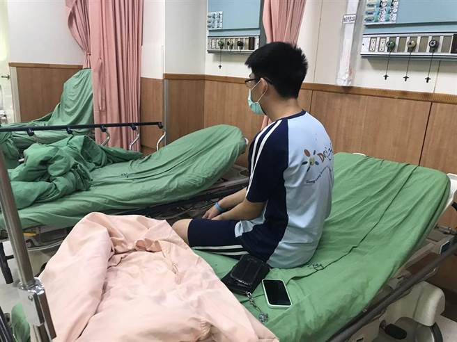 Trộm thẻ tín dụng của bố để mua "bánh quy giảm cân", nam sinh 13 tuổi nhận kết đắng- Ảnh 1. Trộm thẻ tín dụng của bố để mua "bánh quy giảm cân", nam sinh 13 tuổi nhận kết đắng- Ảnh 1.