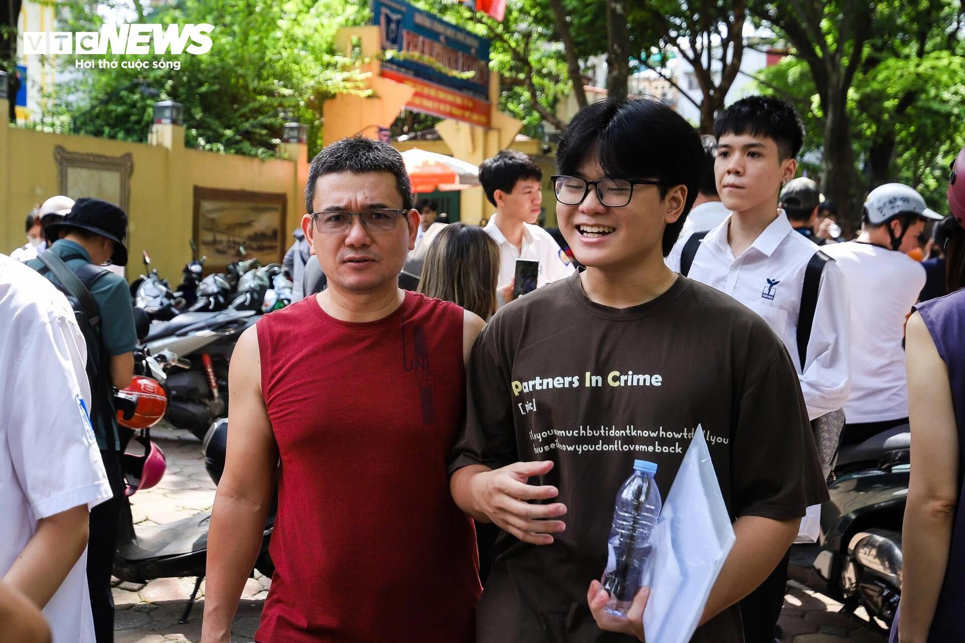 Thí sinh 'vỗ ngực đôm đốp' tự tin đạt 9 điểm môn Văn tốt nghiệp - Ảnh 4. Thí sinh 'vỗ ngực đôm đốp' tự tin đạt 9 điểm môn Văn tốt nghiệp - Ảnh 4.