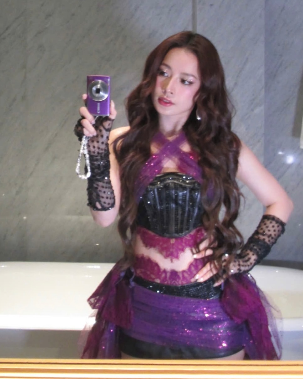 Chi Pu từng bất phân thắng bại với 1 nữ thần Kpop cùng tuổi: Visual hao hao chưa phải tất cả- Ảnh 2. Chi Pu từng bất phân thắng bại với 1 nữ thần Kpop cùng tuổi: Visual hao hao chưa phải tất cả- Ảnh 2.
