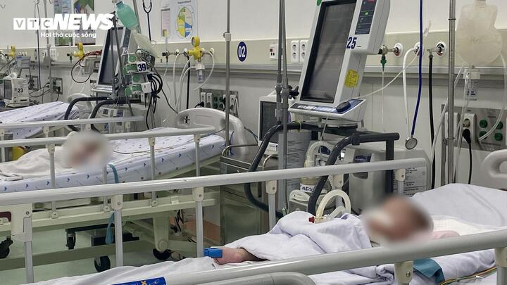 Sốt xuất huyết bùng phát ở TP.HCM, nhiều trẻ nguy kịch - Ảnh 2.
