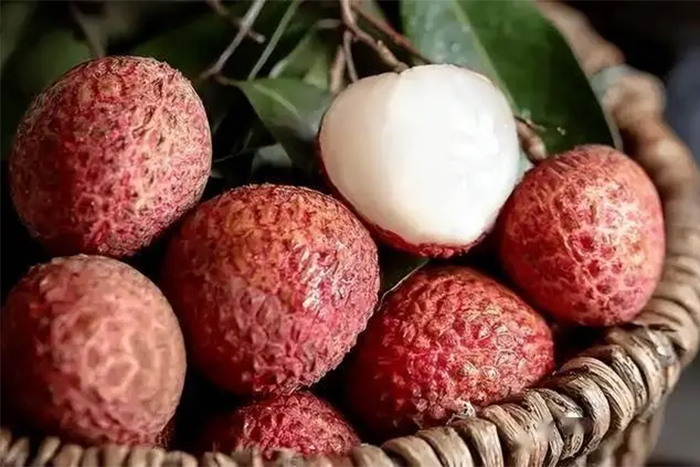 Vì sao ăn vải thiều luộc lại tốt hơn ăn trực tiếp? - Ảnh 1. Vì sao ăn vải thiều luộc lại tốt hơn ăn trực tiếp? - Ảnh 1.
