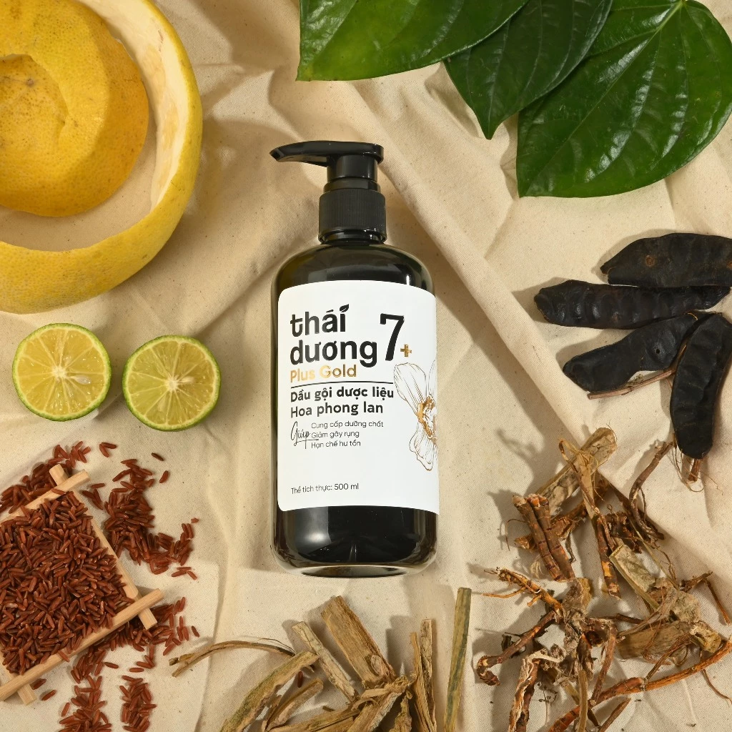 Tôi "đu trend" dùng dầu gội thảo dược nhưng tóc đã nhanh bết còn ngứa hơn bình thường - Ảnh 7. Tôi "đu trend" dùng dầu gội thảo dược nhưng tóc đã nhanh bết còn ngứa hơn bình thường - Ảnh 7.