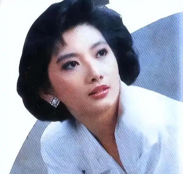 Bi kịch cuộc đời của "Triệu Mẫn đẹp nhất lịch sử phim Kim Dung": Bị cha xâm hại, chồng bạo hành, qua đời trong cô độc - Ảnh 6. Bi kịch cuộc đời của "Triệu Mẫn đẹp nhất lịch sử phim Kim Dung": Bị cha xâm hại, chồng bạo hành, qua đời trong cô độc - Ảnh 6.