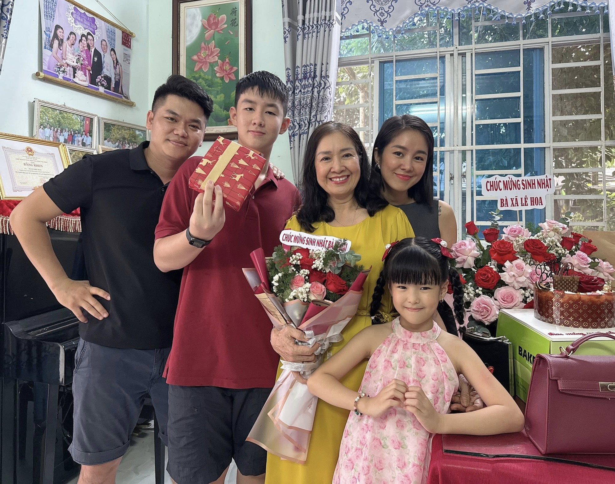 Lê Phương bất ngờ trải lòng trong ngày đặc biệt: Lê Phương bất ngờ trải lòng trong ngày đặc biệt:
