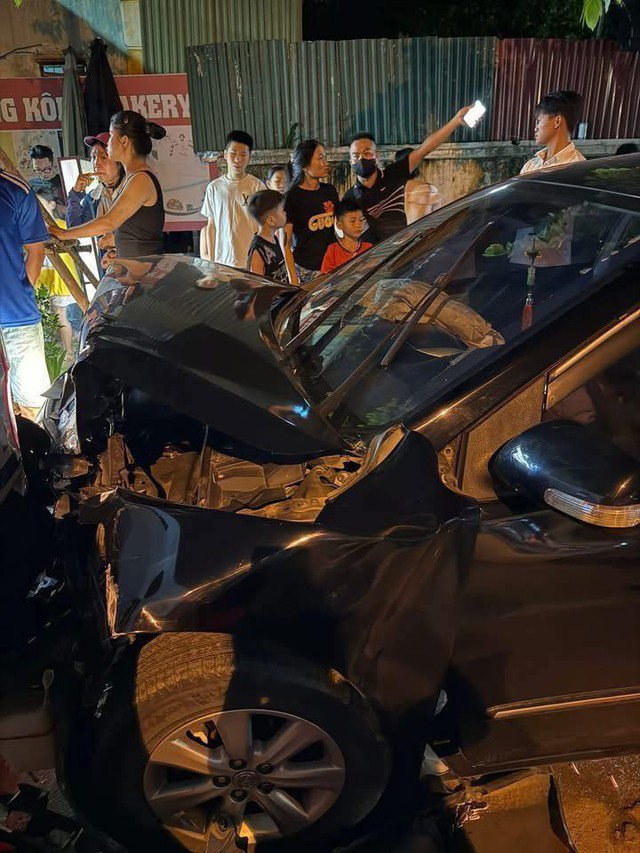 Vụ tai nạn liên hoàn ở Bắc Ninh: Gia đình tiết lộ tình trạng nguy kịch của nạn nhân - Ảnh 2. Vụ tai nạn liên hoàn ở Bắc Ninh: Gia đình tiết lộ tình trạng nguy kịch của nạn nhân - Ảnh 2.