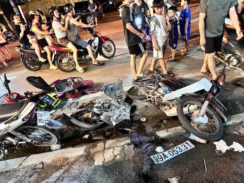 Danh tính tài xế ô tô "điên" tông hàng loạt xe máy và ô tô ở Bắc Ninh - Ảnh 1. Danh tính tài xế ô tô "điên" tông hàng loạt xe máy và ô tô ở Bắc Ninh - Ảnh 1.
