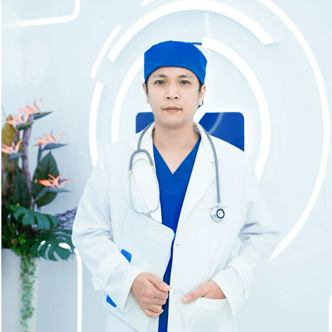 BS Nguyễn Hùng Nghĩa: Bác sĩ chữa lành những tự ti về ngoại hình- Ảnh 1. BS Nguyễn Hùng Nghĩa: Bác sĩ chữa lành những tự ti về ngoại hình- Ảnh 1.