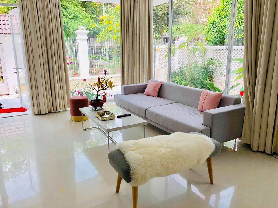 Nữ nghệ sĩ sở hữu biệt thự hơn 30 tỷ ở Quận 7, 40 tuổi gợi cảm, ở ẩn vì thị phi, xuất hiện là dậy sóng - Ảnh 7. Nữ nghệ sĩ sở hữu biệt thự hơn 30 tỷ ở Quận 7, 40 tuổi gợi cảm, ở ẩn vì thị phi, xuất hiện là dậy sóng - Ảnh 7.