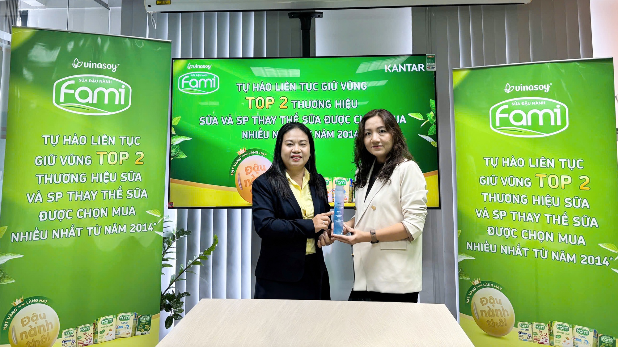 Fami tiếp tục giữ vững Top 2 thương hiệu được chọn mua nhiều nhất - Ảnh 1. Fami tiếp tục giữ vững Top 2 thương hiệu được chọn mua nhiều nhất - Ảnh 1.
