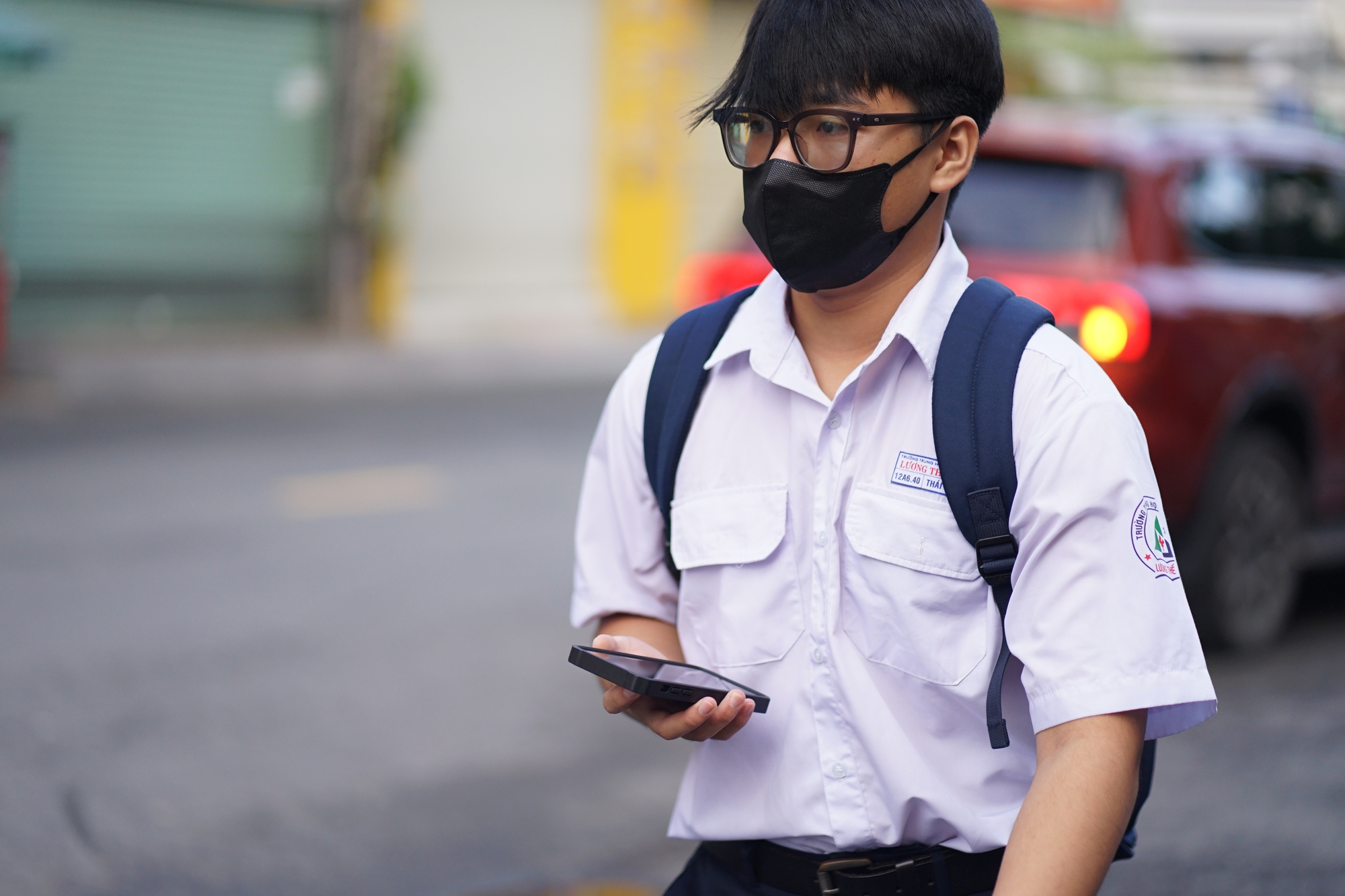 Thi tốt nghiệp THPT 2025 buổi cuối cùng: Sĩ tử chạy như tên bắn trước giờ đóng cổng, 100 phút khẳng định bản thân sắp bắt đầu!- Ảnh 31. Thi tốt nghiệp THPT 2025 buổi cuối cùng: Sĩ tử chạy như tên bắn trước giờ đóng cổng, 100 phút khẳng định bản thân sắp bắt đầu!- Ảnh 31.