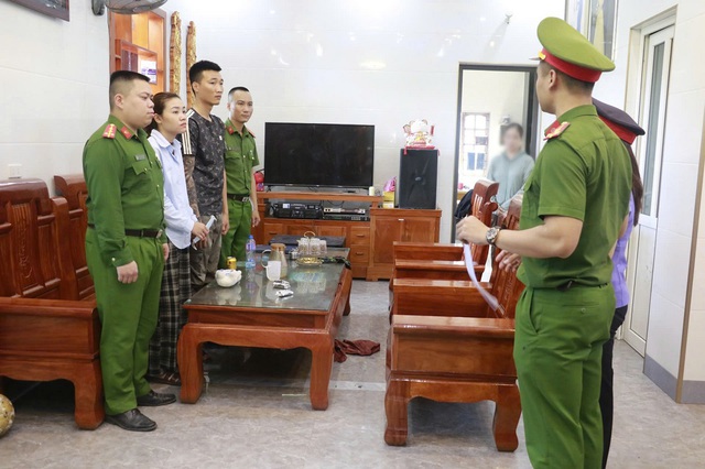 Vụ bắt gần 100 người trong đường dây lừa đảo hơn 2.000 tỷ đồng: Lời khai của quản lý - Ảnh 2. Vụ bắt gần 100 người trong đường dây lừa đảo hơn 2.000 tỷ đồng: Lời khai của quản lý - Ảnh 2.