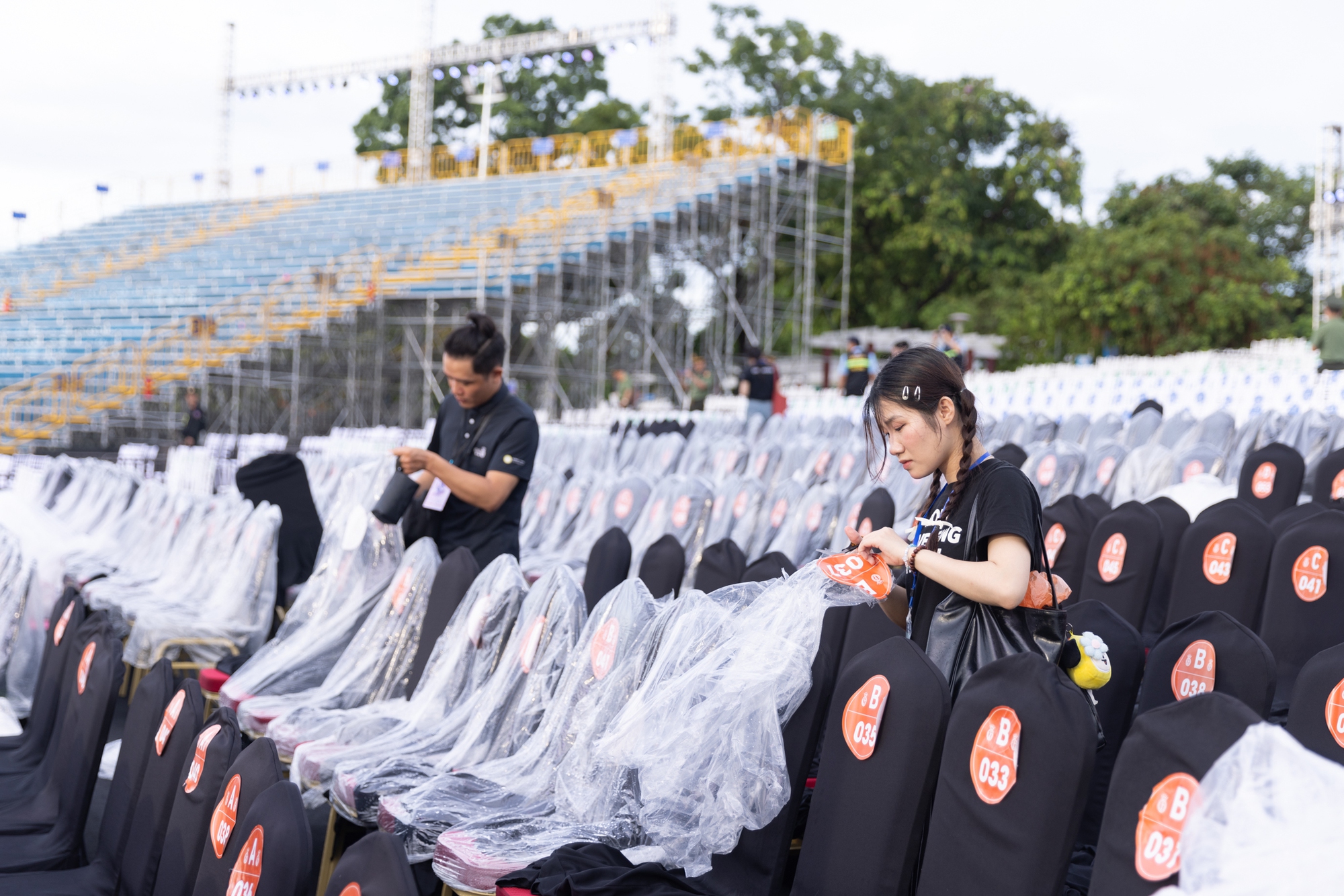 Chung kết Hoa hậu Việt Nam 2024: Top 15 chính thức lộ diện nhưng spotlight là Hồ Ngọc Hà! - Ảnh 28. Chung kết Hoa hậu Việt Nam 2024: Top 15 chính thức lộ diện nhưng spotlight là Hồ Ngọc Hà! - Ảnh 28.