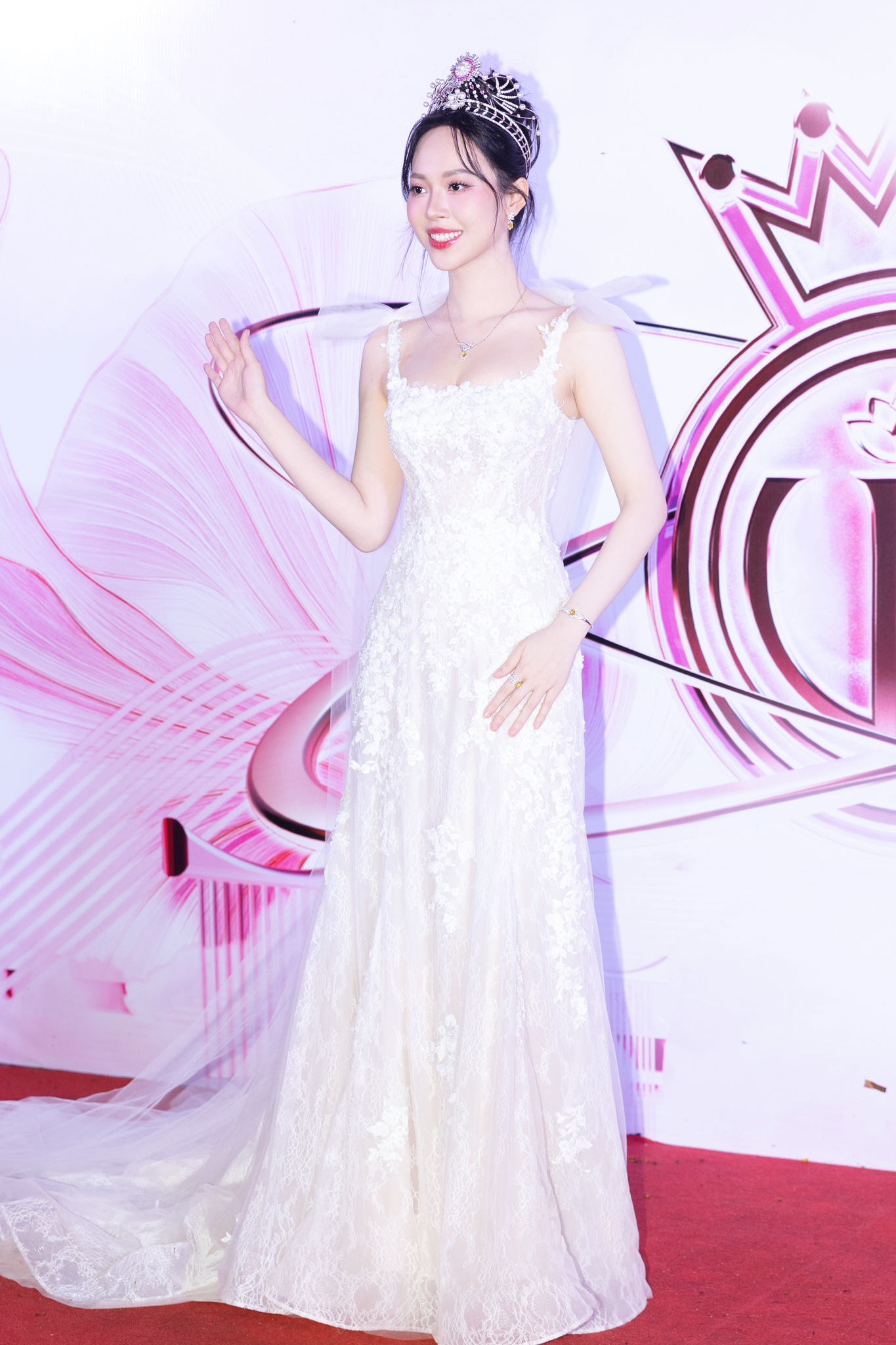 Chung kết Hoa hậu Việt Nam 2024: Top 15 chính thức lộ diện nhưng spotlight là Hồ Ngọc Hà! - Ảnh 22. Chung kết Hoa hậu Việt Nam 2024: Top 15 chính thức lộ diện nhưng spotlight là Hồ Ngọc Hà! - Ảnh 22.