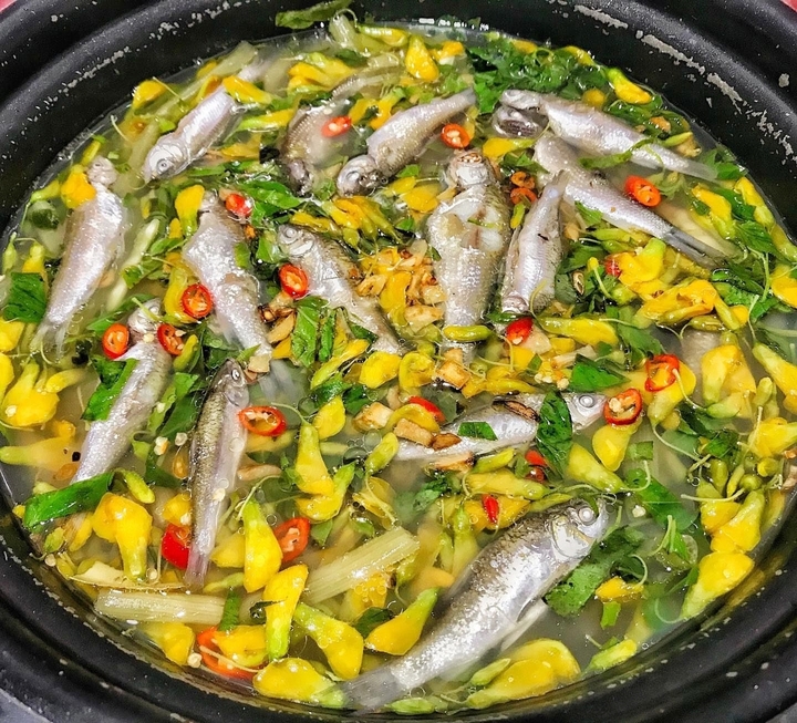 Cách làm lẩu cá linh bông điên điển thơm ngon - Ảnh 1. Cách làm lẩu cá linh bông điên điển thơm ngon - Ảnh 1.