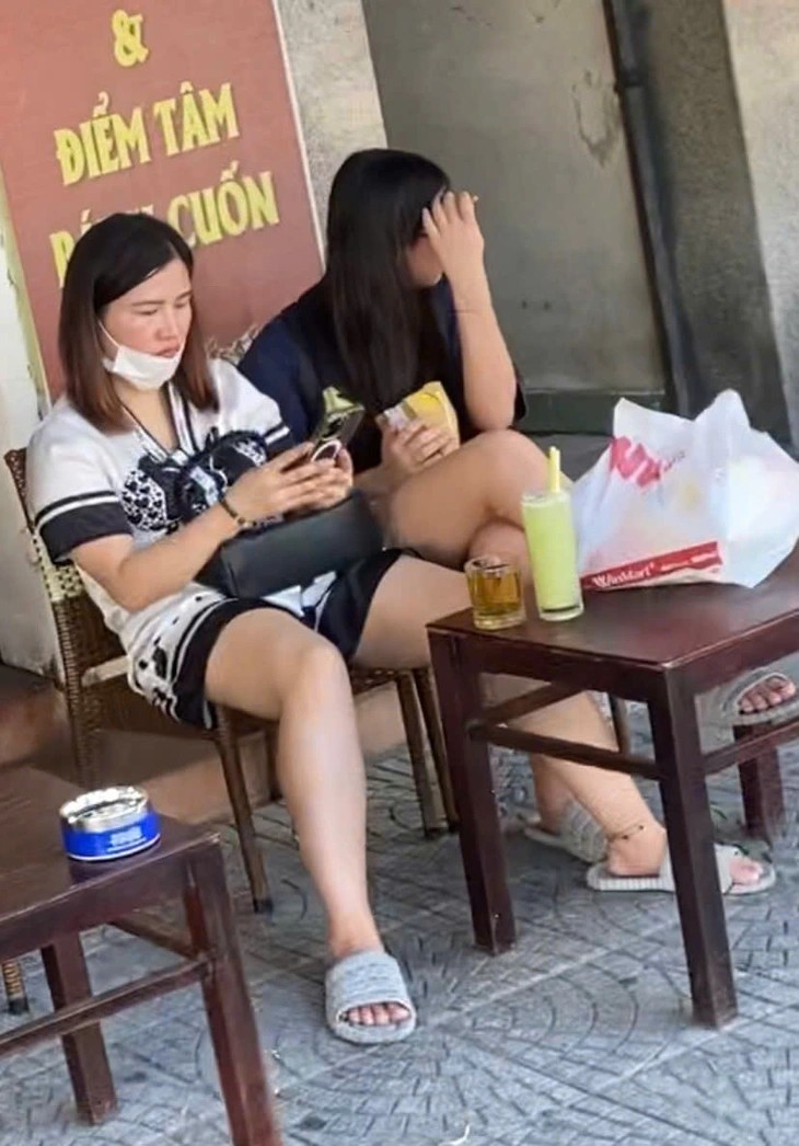 Đà Nẵng: Thẩm mỹ giá 2 triệu "vẽ" thành 22 triệu, đoàn kiểm tra ập đến, bác sĩ quăng áo blouse chạy trốn - Ảnh 3. Đà Nẵng: Thẩm mỹ giá 2 triệu "vẽ" thành 22 triệu, đoàn kiểm tra ập đến, bác sĩ quăng áo blouse chạy trốn - Ảnh 3.