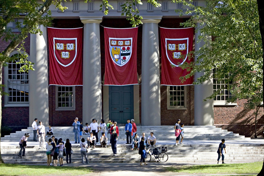Harvard bị cấm tuyển sinh: Cơ hội cho ai? - Ảnh 1. Harvard bị cấm tuyển sinh: Cơ hội cho ai? - Ảnh 1.
