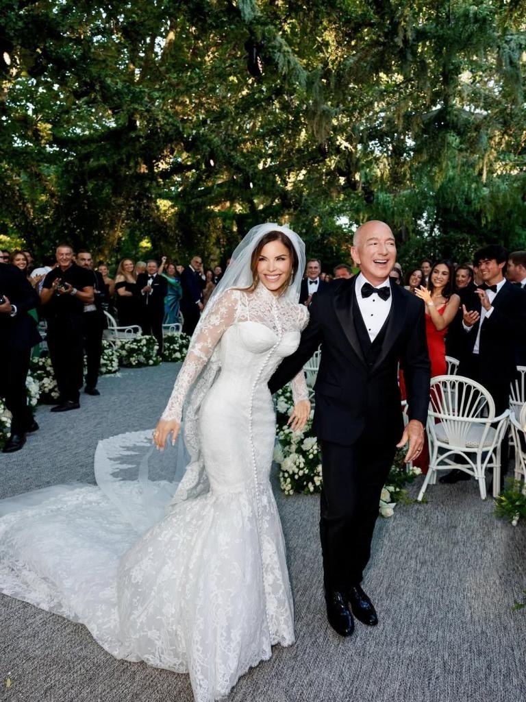 lauren-s-nchez-jeff-bezos-107273-1751122908606-17511229089241639784899.jpg