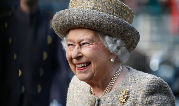 Là người đứng đầu một vương quốc, Nữ vương Elizabeth lại rất thích làm một việc nhà mà hầu hết phụ nữ đều ghét- Ảnh 2. Là người đứng đầu một vương quốc, Nữ vương Elizabeth lại rất thích làm một việc nhà mà hầu hết phụ nữ đều ghét- Ảnh 2.
