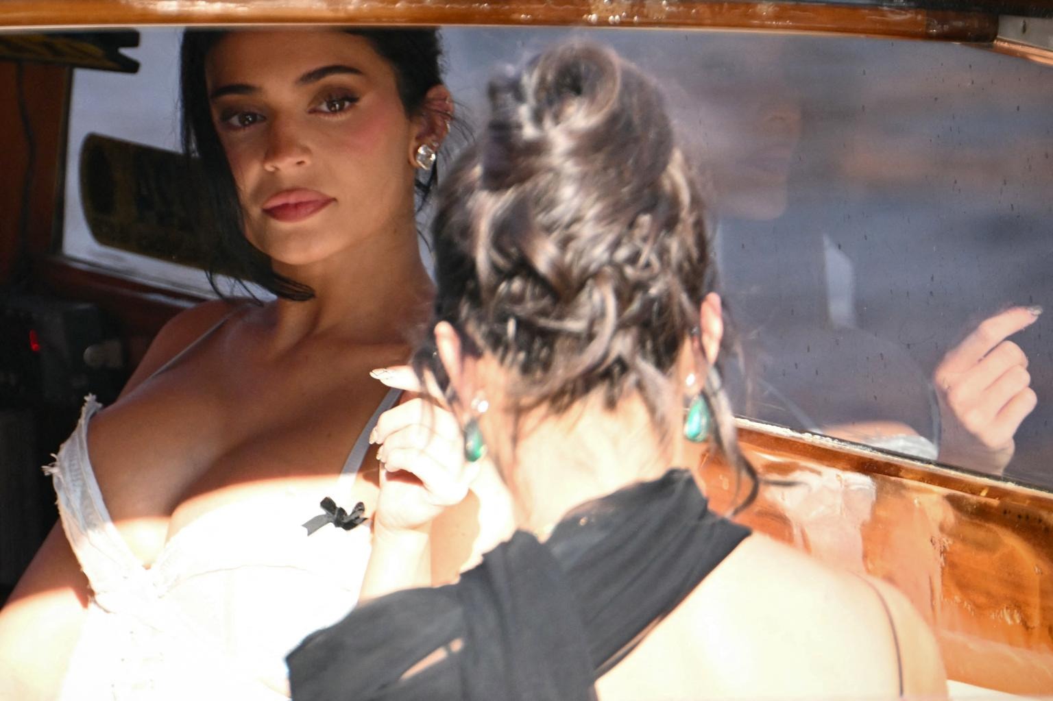 us-kylie-jenner-leaves-gritti-10-17510775322011879391679-1751089518627-17510895188871201573413.jpg
