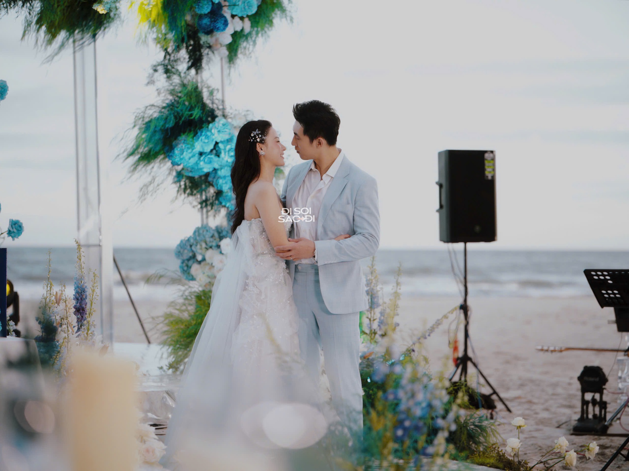 Video Midu được chồng tặng 2 chiếc túi tiền tỷ bằng cách độc lạ, nhưng bất ngờ hơn cả là khi Minh Đạt nói lí do! - Ảnh 4. Video Midu được chồng tặng 2 chiếc túi tiền tỷ bằng cách độc lạ, nhưng bất ngờ hơn cả là khi Minh Đạt nói lí do! - Ảnh 4.