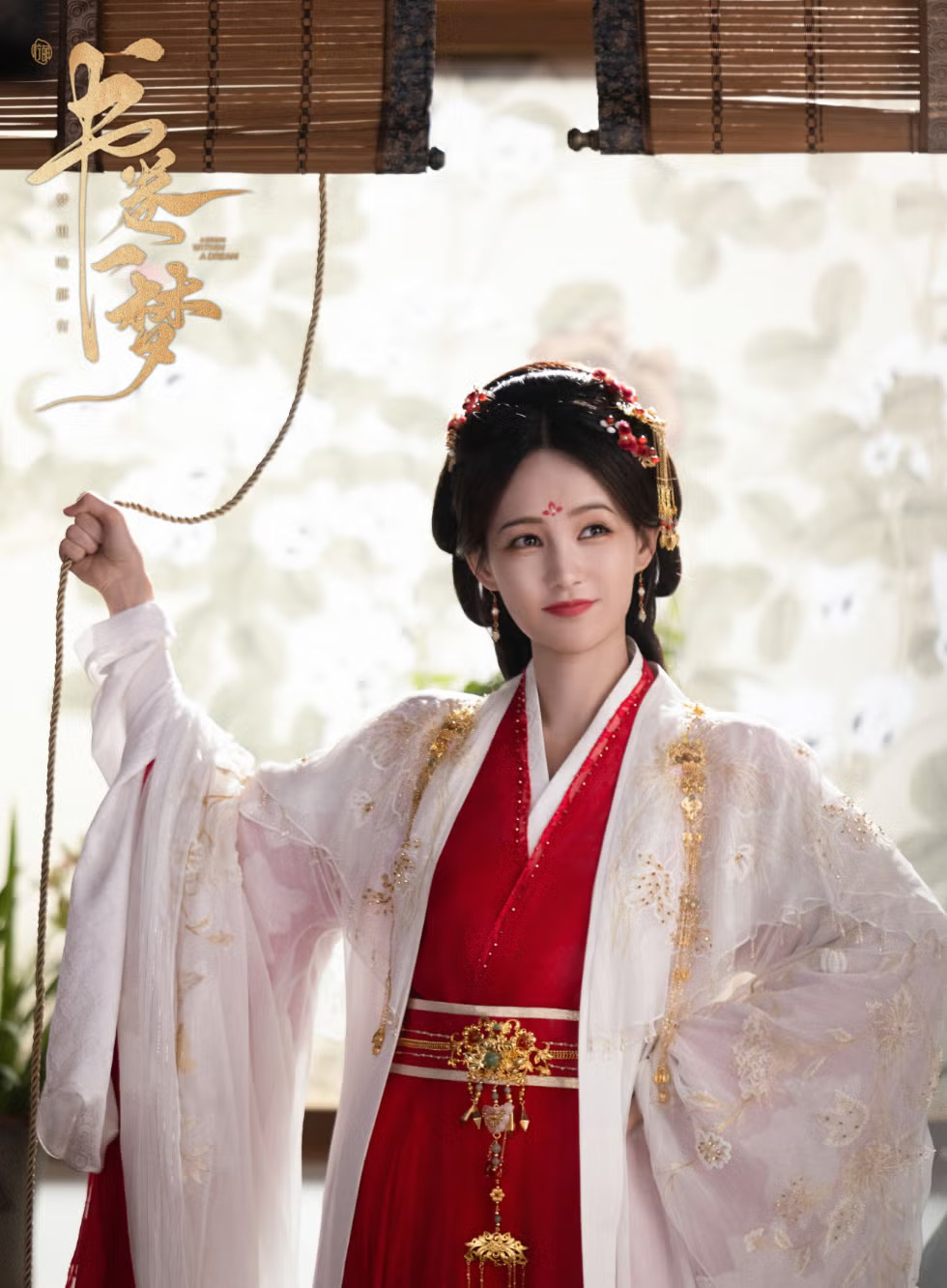 Tiểu thư lá ngọc cành vàng đẹp nhất lúc này: U40 vẫn vào vai cô nương ngọt xớt, phục trang lộng lẫy nhưng nhan sắc của nàng còn sáng hơn- Ảnh 2. Tiểu thư lá ngọc cành vàng đẹp nhất lúc này: U40 vẫn vào vai cô nương ngọt xớt, phục trang lộng lẫy nhưng nhan sắc của nàng còn sáng hơn- Ảnh 2.