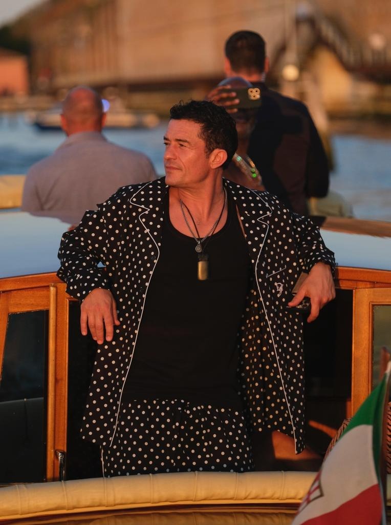 venice-italy-orlando-bloom-turns-1751164193956569636580-1751177935663-1751177935787536676497.jpg