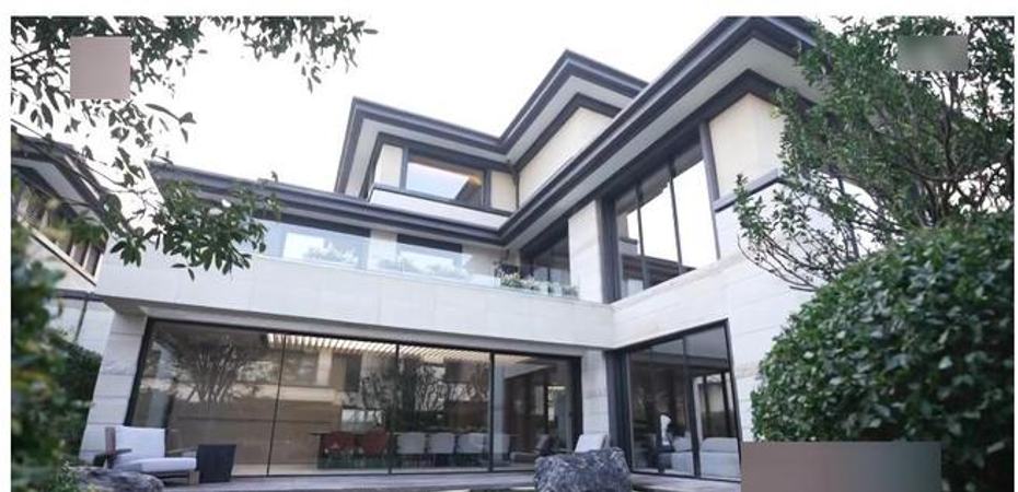 Đại gia đình 10 người bán 3 căn nhà, góp 18 tỷ đồng mua biệt thự 600m2 cùng chung sống, mẹ già 93 tuổi cực kỳ hài lòng - Ảnh 2. Đại gia đình 10 người bán 3 căn nhà, góp 18 tỷ đồng mua biệt thự 600m2 cùng chung sống, mẹ già 93 tuổi cực kỳ hài lòng - Ảnh 2.