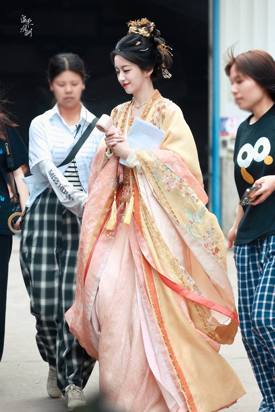 Sốc visual công chúa đẹp nhất Trung Quốc: Dung mạo nghiêng nước nghiêng thành, trắng phát sáng 9 người ngắm 10 người ưng - Ảnh 6. Sốc visual công chúa đẹp nhất Trung Quốc: Dung mạo nghiêng nước nghiêng thành, trắng phát sáng 9 người ngắm 10 người ưng - Ảnh 6.
