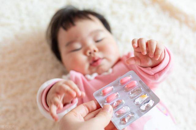 Cha mẹ nhất định phải đọc bài này: Những bất thường ở trẻ có thể là dấu hiệu của bệnh, phải biết khi nào cần đi khám ngay - Ảnh 6. Cha mẹ nhất định phải đọc bài này: Những bất thường ở trẻ có thể là dấu hiệu của bệnh, phải biết khi nào cần đi khám ngay - Ảnh 6.