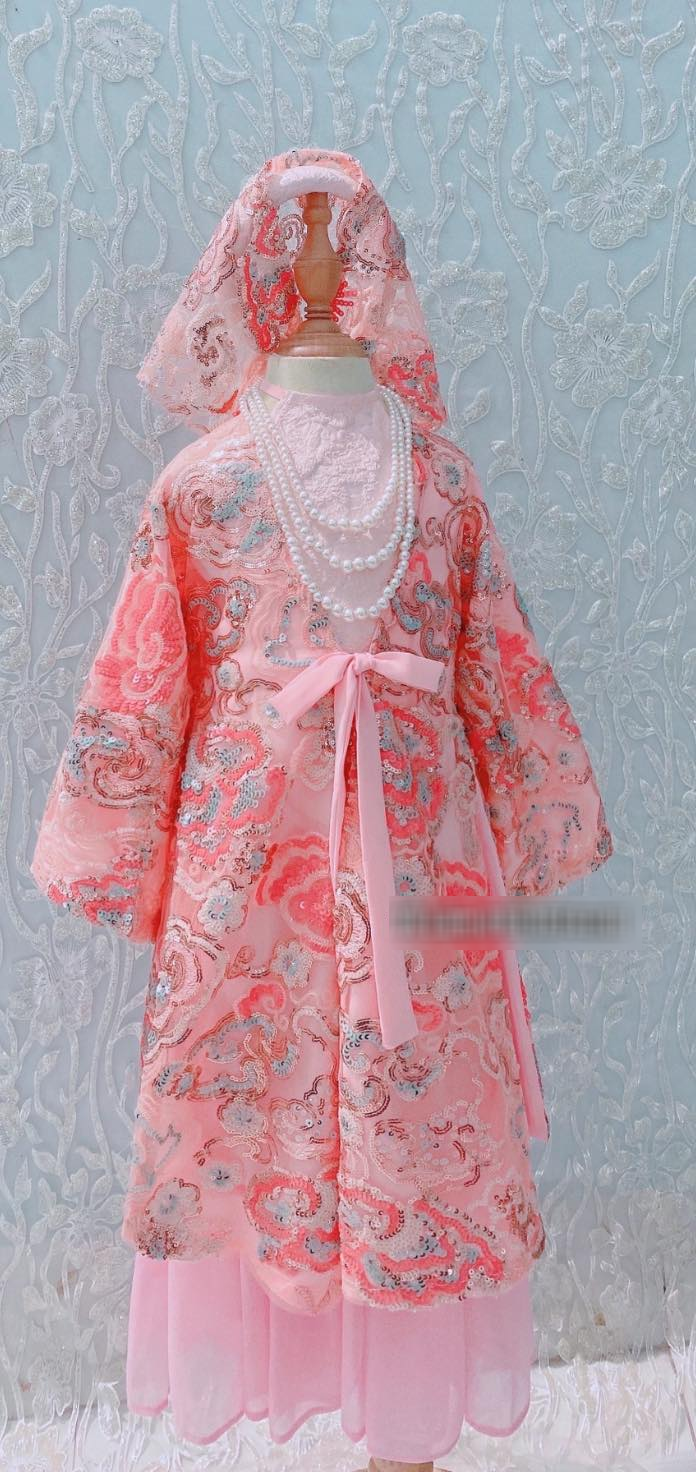 Nàng mẫu nhí xinh như búp bê bên những bộ cổ phục mẹ may: Hành trình thêu dệt tình yêu văn hóa cho các bạn nhỏ qua đường kim mũi chỉ- Ảnh 10.