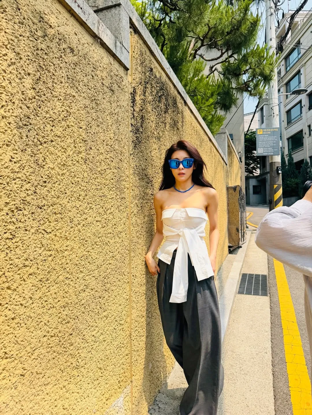 Ha Ji Won với diện mạo táo bạo hiếm thấy - Ảnh 3.