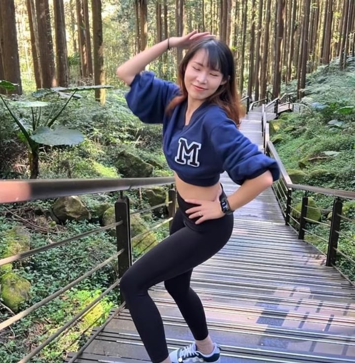 Sao mukbang chuyên ăn mỹ phẩm đột tử ở tuổi 24 - Ảnh 5. Sao mukbang chuyên ăn mỹ phẩm đột tử ở tuổi 24 - Ảnh 5.