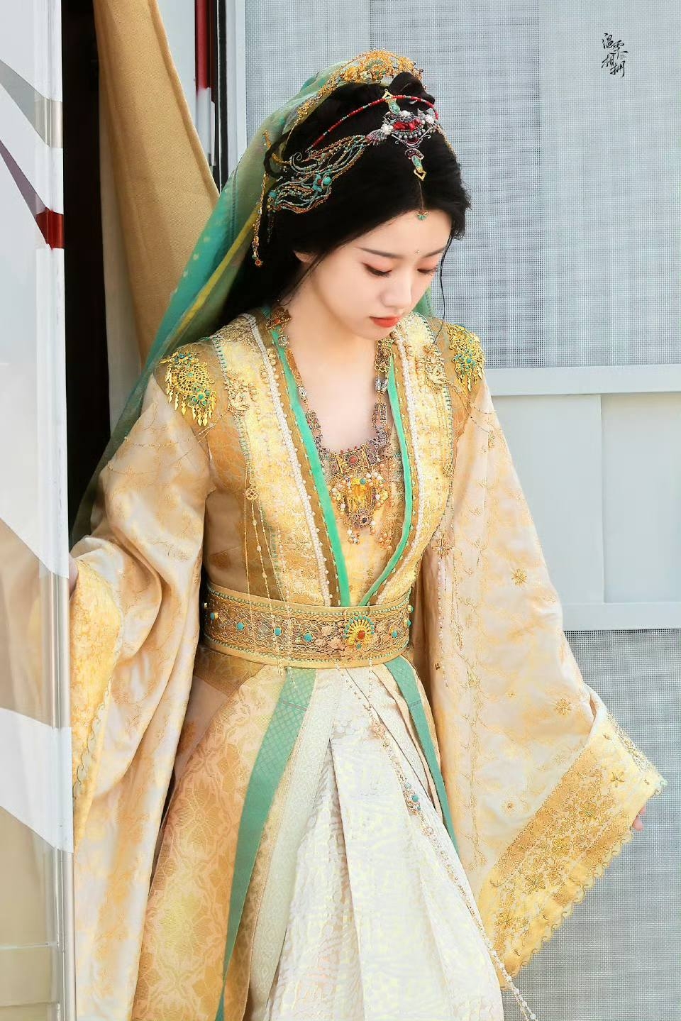 Sốc visual công chúa đẹp nhất Trung Quốc: Dung mạo nghiêng nước nghiêng thành, trắng phát sáng 9 người ngắm 10 người ưng - Ảnh 12. Sốc visual công chúa đẹp nhất Trung Quốc: Dung mạo nghiêng nước nghiêng thành, trắng phát sáng 9 người ngắm 10 người ưng - Ảnh 12.