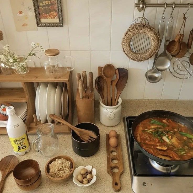 Chỉ còn 10 món trong bếp: Tôi nấu ăn nhanh hơn, ăn ngon hơn và không còn muốn gọi đồ ăn ngoài - Ảnh 1. Chỉ còn 10 món trong bếp: Tôi nấu ăn nhanh hơn, ăn ngon hơn và không còn muốn gọi đồ ăn ngoài - Ảnh 1.