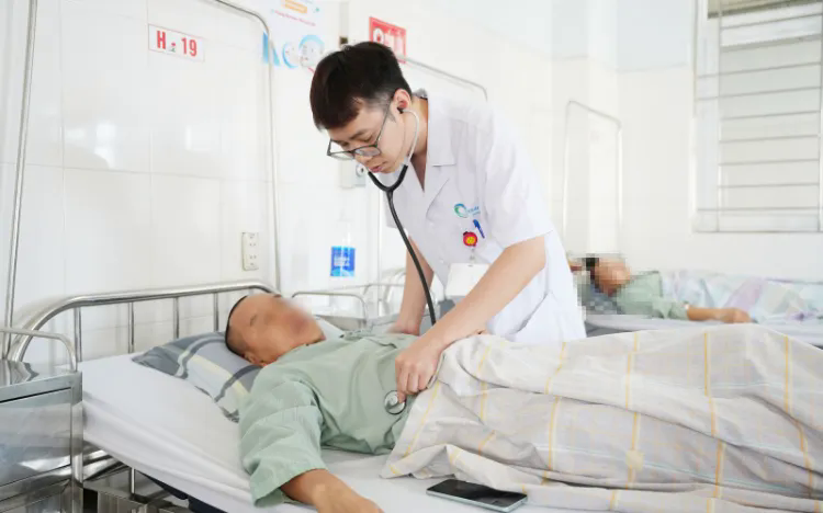 Sốc nhiệt, suy thận cấp sau khi chạy marathon dưới trời nắng nóng