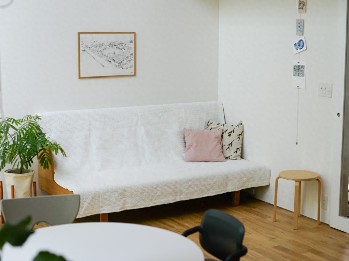 Tôi bắt đầu vứt 10 món mỗi ngày trong 100 ngày – và nhận lại một cuộc sống nhẹ nhõm hơn bao giờ hết - Ảnh 1. Tôi bắt đầu vứt 10 món mỗi ngày trong 100 ngày – và nhận lại một cuộc sống nhẹ nhõm hơn bao giờ hết - Ảnh 1.
