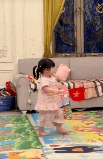 Vài góc trong dinh thự nhà bầu Hiển được hé lộ, dân tình phát hiện món đồ chỉ hơn 100k đã dùng đến sờn rách mà chẳng chịu thay- Ảnh 3. Vài góc trong dinh thự nhà bầu Hiển được hé lộ, dân tình phát hiện món đồ chỉ hơn 100k đã dùng đến sờn rách mà chẳng chịu thay- Ảnh 3.