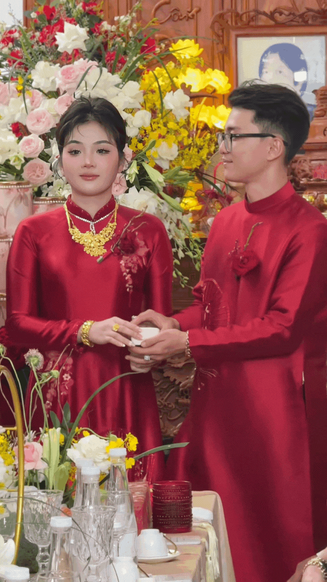 dam-cuoi-mien-tay-10-1748972519754991813605.gif