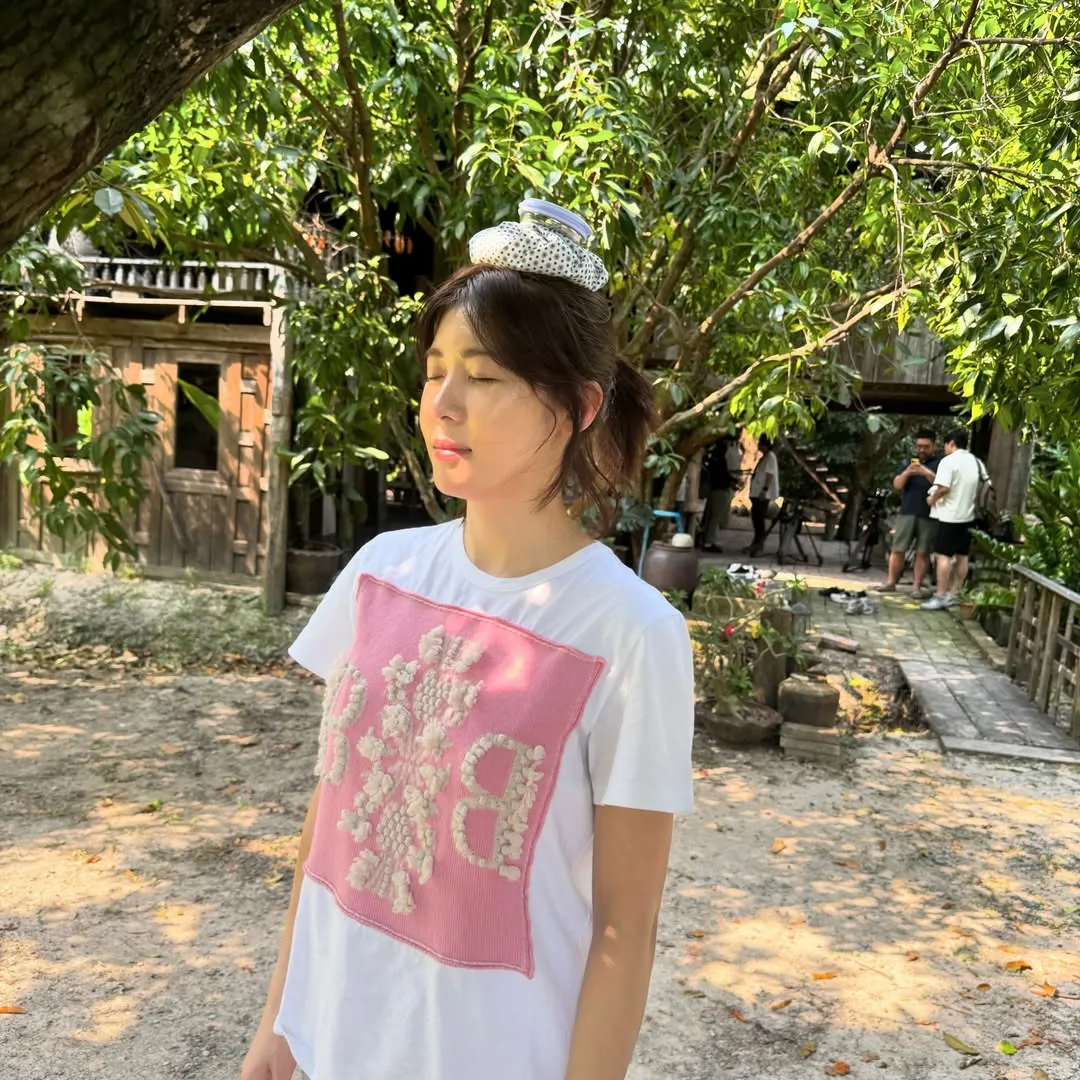 Ha Ji Won với diện mạo táo bạo hiếm thấy - Ảnh 8.