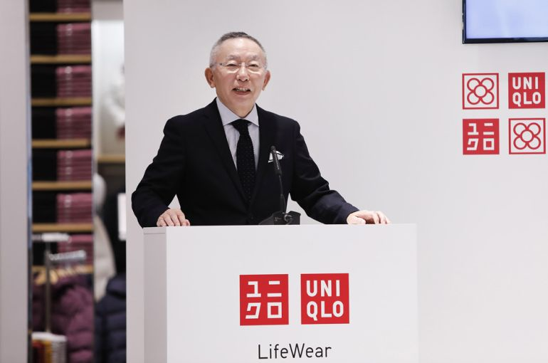 Tỷ phú U80 giàu nhất Nhật Bản - &quot;ông trùm&quot; đế chế UNIQLO: Không &quot;truyền ngôi&quot; cho con trai, chỉ làm đến 4 giờ chiều là về nhà với vợ- Ảnh 7.