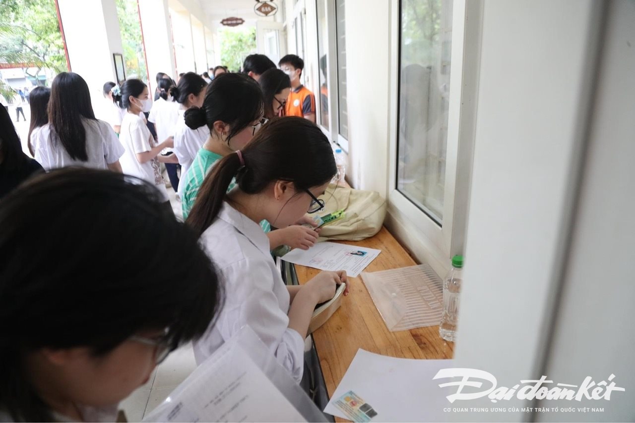 Danh sách 201 địa điểm thi vào lớp 10 tại Hà Nội năm 2025 - Ảnh 1.