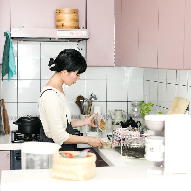 Tôi thay 5 thói quen trong bếp ở tuổi 55 và sống khỏe, nhẹ ví, nhàn hơn mỗi ngày - Ảnh 2.